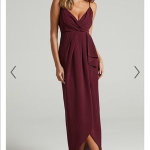 SHOWPO “GAVE ME YOU DRESS” color Wine Sizing: AUS sizing, 20/4XL in US size